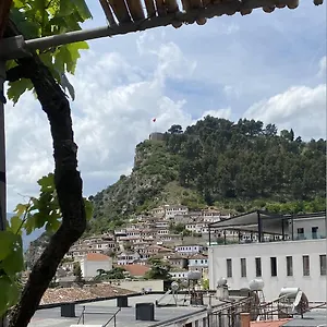 Flat In Berat's Center Séjour chez l'habitant