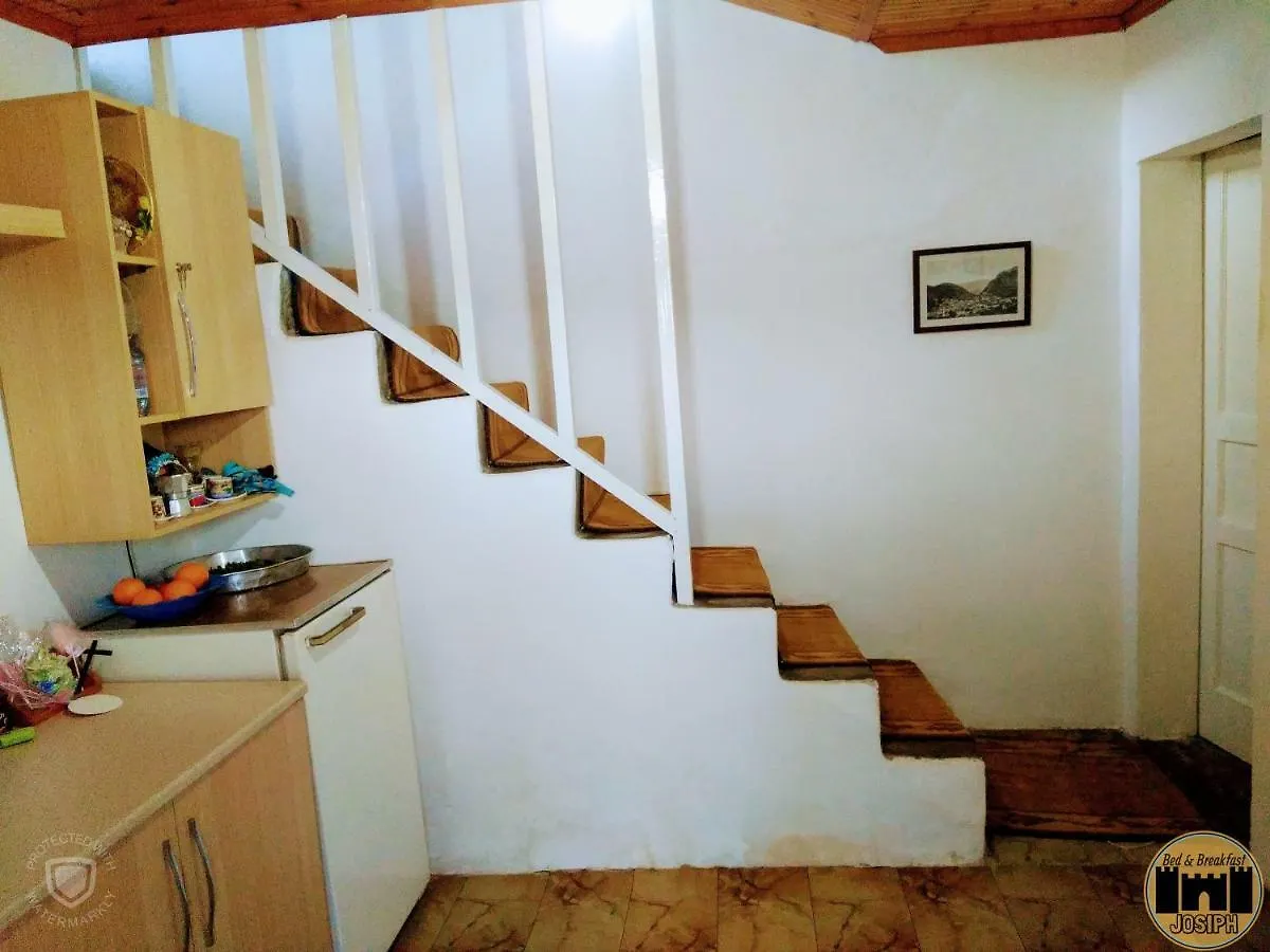 홈스테이 Bed & Breakfast Josiph 베라트